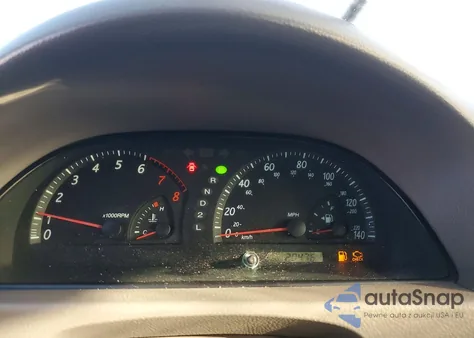 2004 Toyota Camry Le z USA, uszkodzony, nr VIN 4T1BE32K74U808706